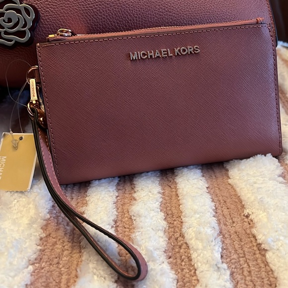 Michael Kors Jet Set Travel Large Double Wristlet in Rose Gold NWT - Picture 3 of 14